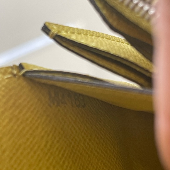 LOUIS VUITTON Wallet Authentic - Picture 10 of 13